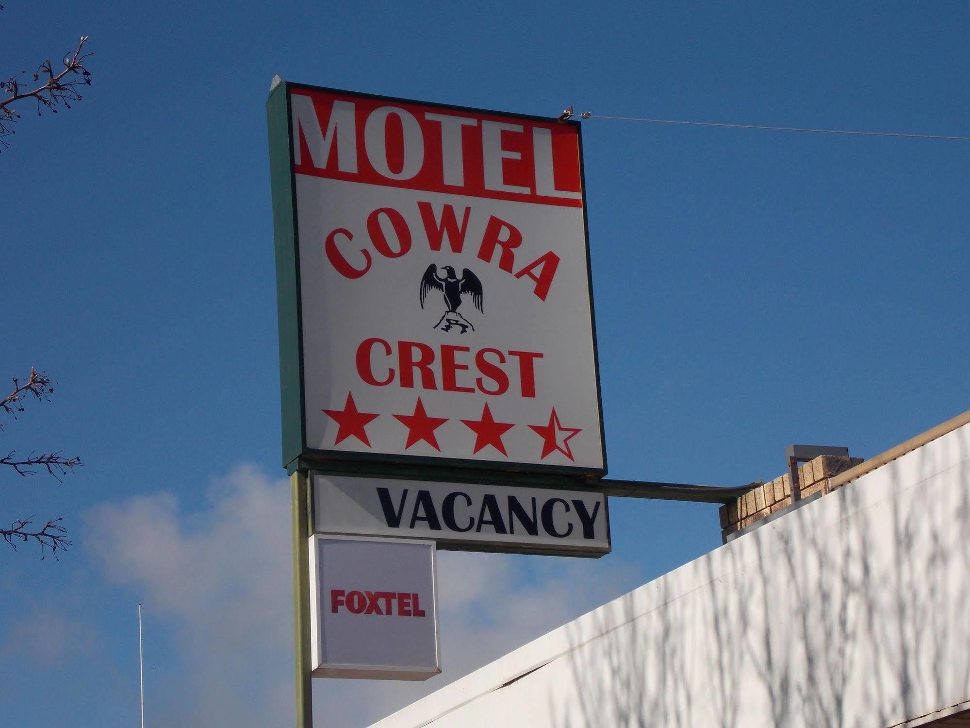 Cowra Crest Motel Exterior photo