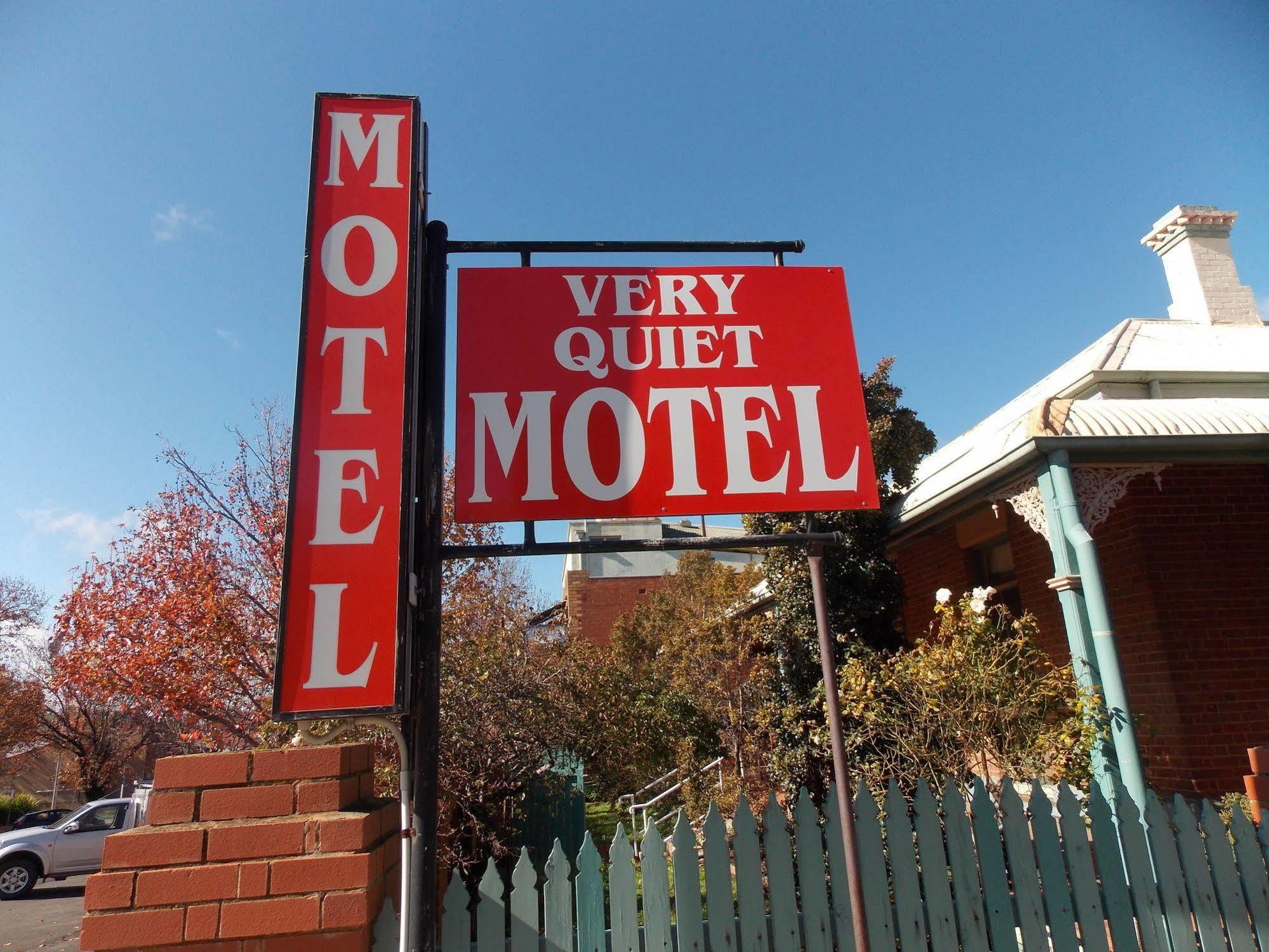 Cowra Crest Motel Exterior photo